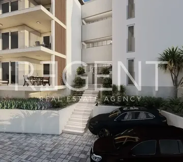 Trogir, Okrug Gornji - Trosoban stan sa natkrivenom terasom - cover