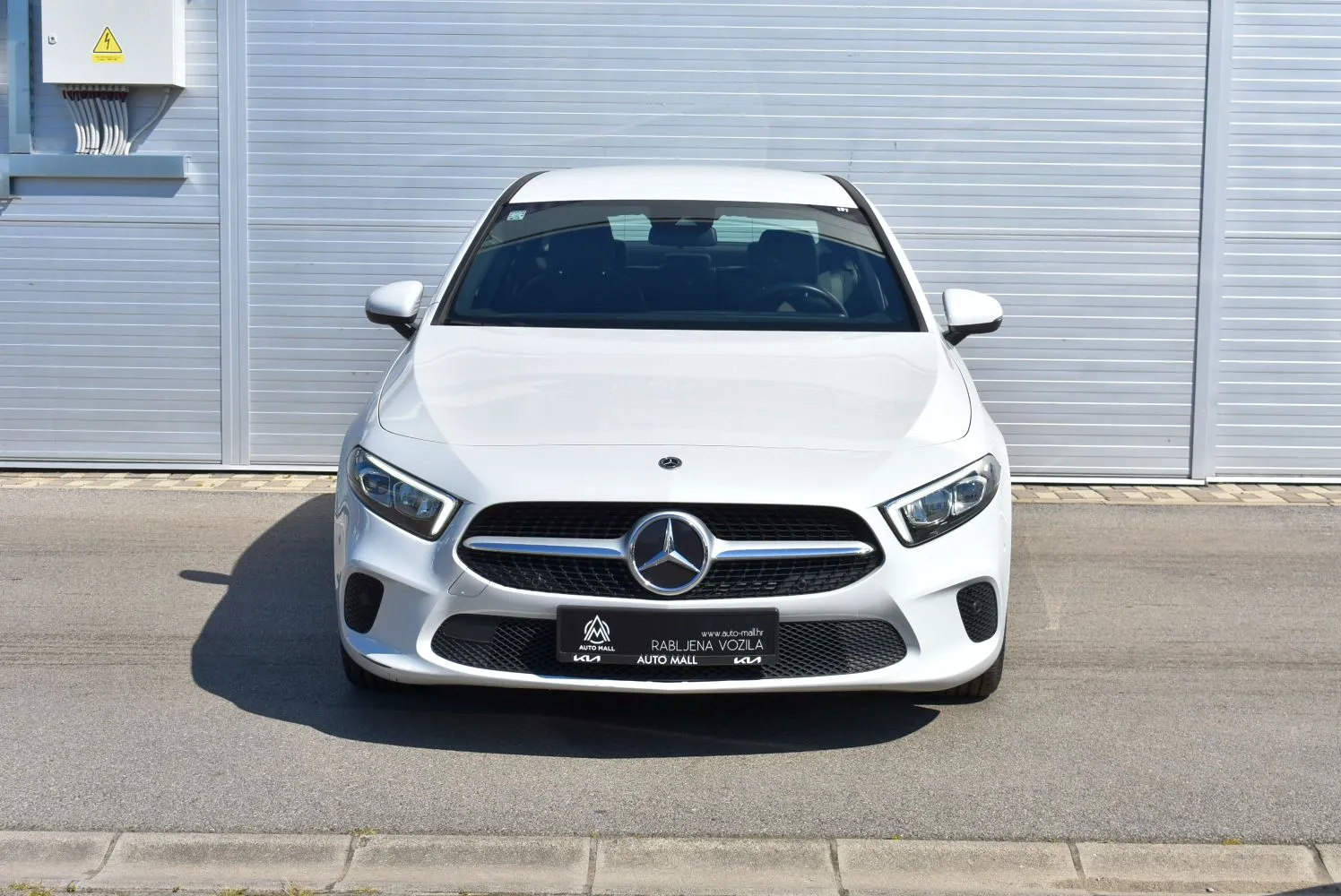 Mercedes-Benz A-klasa 180d Sedan - cover