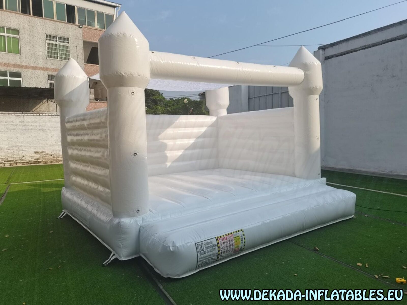 napuhanac-vjencanja-svatovi-bijeli-50013-inflatable-slide-for-sale-dekada-croatia-1