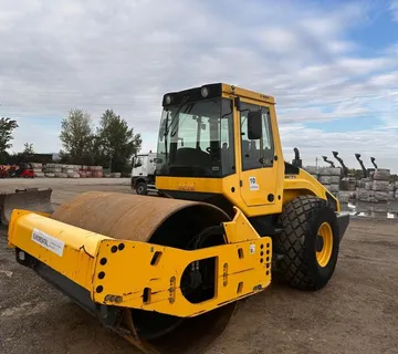 BOMAG BW211 D-4 - cover