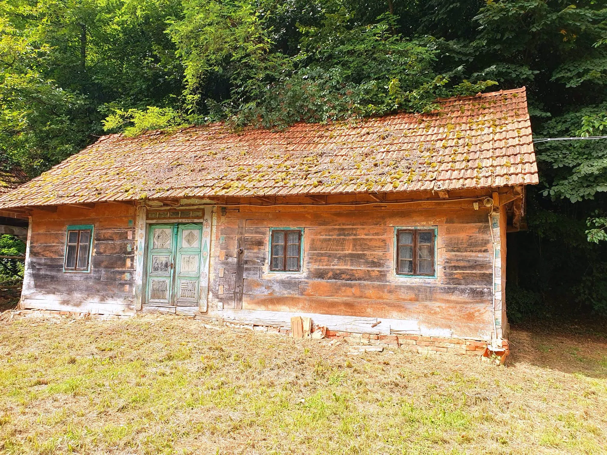 Drvena kuća od hrast. planki: Strmec, V.Trgovišće, 53m2,i tri gosp obj - cover