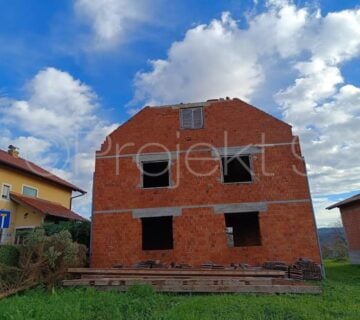 Nedovršena kuća: Lipik, Školska ulica, 300.00 m2 (prodaja) - cover