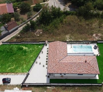 Istra, moderno opremljena villa na mirnoj lokaciji sa pogledom na Park prirode Učka, #prodaja - cover