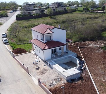 Istra, Buje, Kuća s bazenom u lijepom Istarskom krajoliku, #prodaja - cover