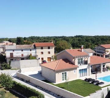 Istra, Kanfanar, samostojeća pametna kuća od 186m2 sa zasebnim apartmanom i bazenom #prodaja - cover