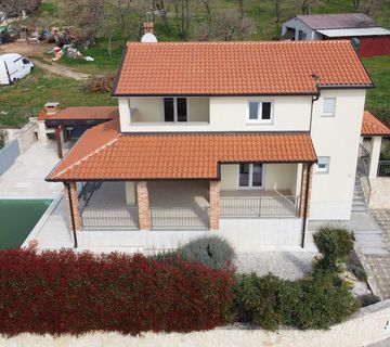 Istra, Poreč okolica, vila s bazenom 160 m2 na mirnoj lokaciji, #prodaja - cover