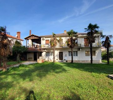 Rovinj, samostojeća kuća sa tri stambene jedinice, dobra prilika za investiciju, #prodaja - cover