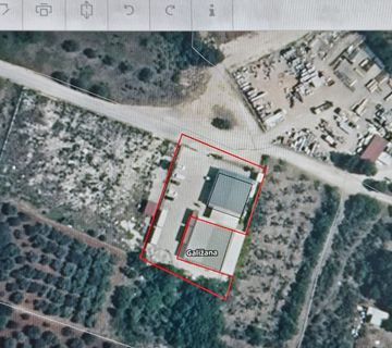 Pula, dvije industrijske hale na terenu od 2500m2 #prodaja - cover