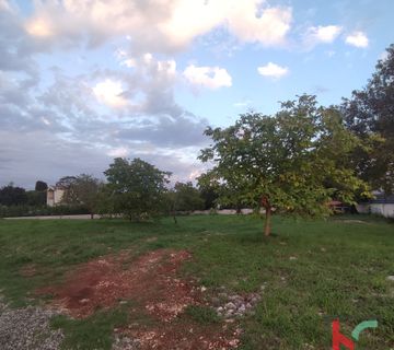 Istra, Mali Vareški, građevnsko zemljište 1527 m2 nedaleko Duge Uvale, #prodaja - cover