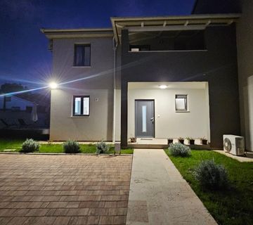 Istra, Pomer, dvojna kuća sa 170m2 stambenog prostora #prodaja - cover
