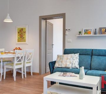 Istra, Pula, Riva, adaptiran stan 129,37m2 sa tri stambene jedinice - cover