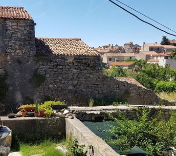 Istra, Vodnjan dvoetažan stan 201,41m2 sa pripadajućom okućnicom - cover