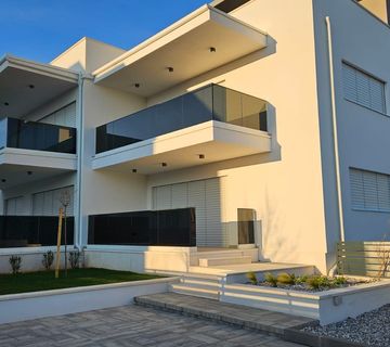 Rovinj, dvoetažni stan,171m2 u novogradnji, 4SS+DB sa dva parkirna mjesta u garaži, # prodaja - cover