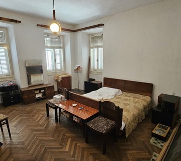 Istra, Pula, Centar, stan 73,54 m2 za adaptaciju u samom centru grada, #prodaja - cover