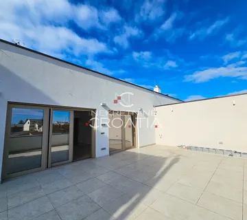 BAROKNA JEZGRA, PENTHOUSE U NOVOGRADNJI, 2.471€/m2 - Varaždin