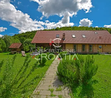 SNIŽENO!!! PRILIKA: RUSTIKALNA VILA S BAZENOM - cover