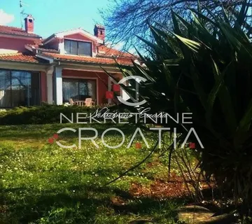 Poreč: vila u I. zoni