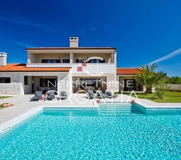 Luksuzna istarska vila sa bazenom - Juršići, Svetvinčenat