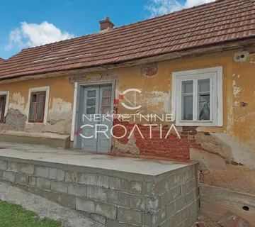 Stara kuća iz 1926. g, za adaptaciju - cover
