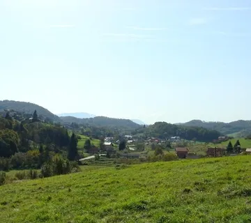 Cvetlin, građevinsko sa dva prilaza  - cover