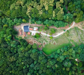 Novouređena kuća i 28.398 m2 zemljišta! - cover