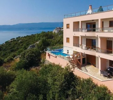 SLIVNO: KAMENA VILA  - cover