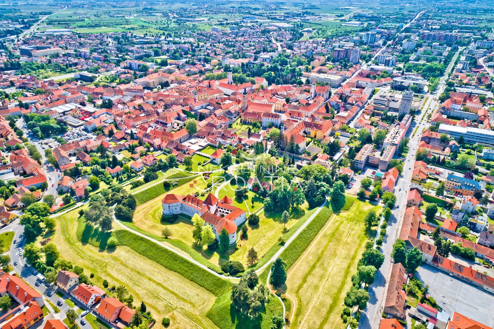 SNIŽENO!!! 11.288 m2 zemljišta i hale 1.991 m2 - cover