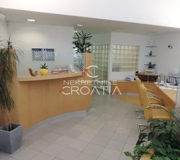Varaždin: ulični, 2-etažni PP, barokna jezgra - cover