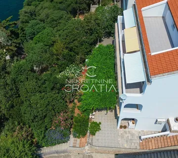 EKSKLUZIVNO: 9 APARTMANA 10 m OD MORA (1. RED) - cover