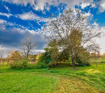  BIKOVEC: 9 km od VARAŽDINA, 5,2 €/m2!   - cover