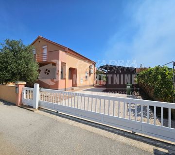 Vir, kuća sa dva apartmana - cover
