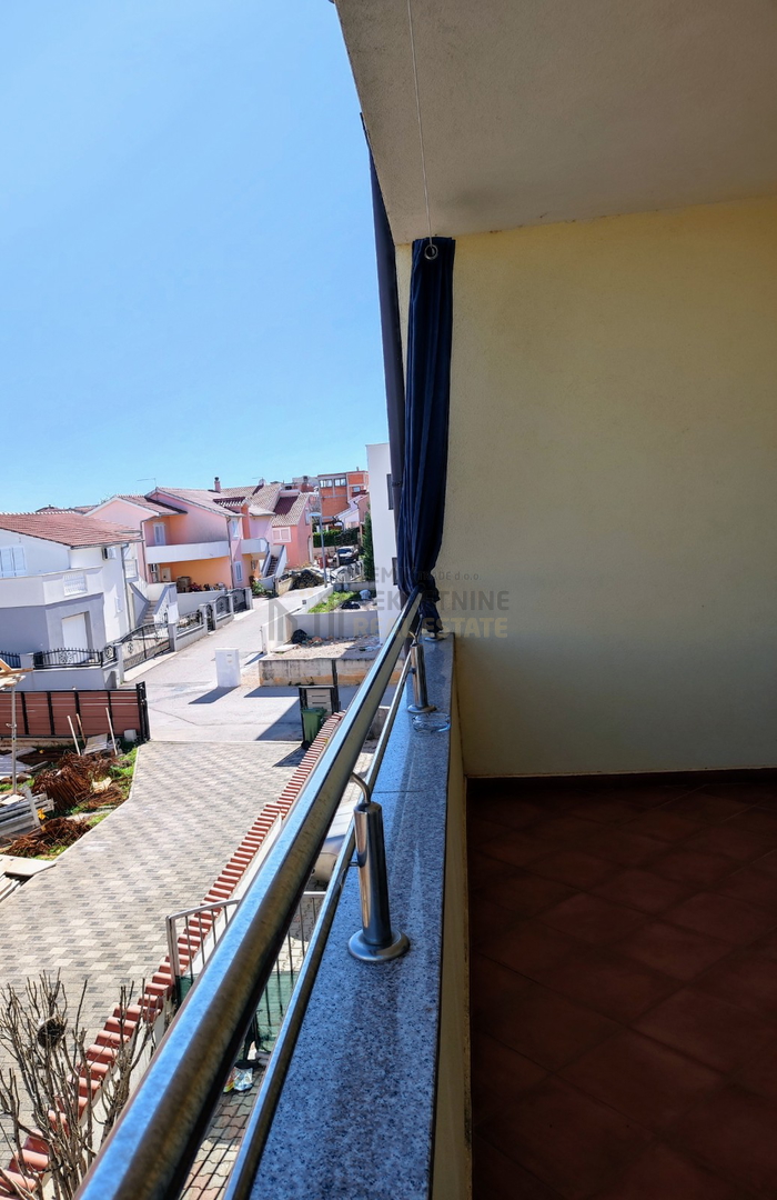 VODICE, DVOSOBAN APARTMAN - BLIZINA  CENTRA - cover