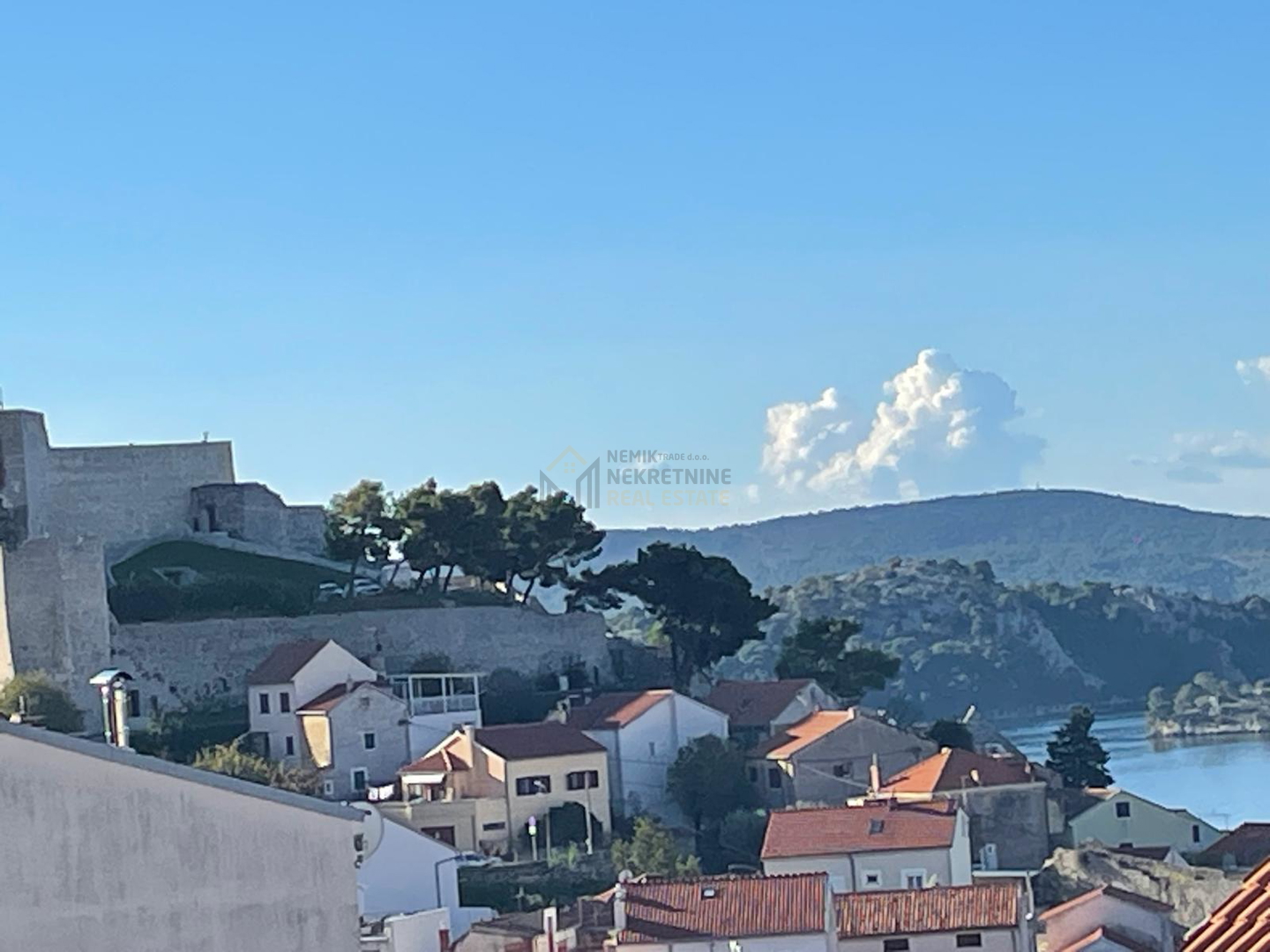 ŠIBENIK, GRAD, KUĆA SA OTVORENIM POGLEDOM NA MORE NEDALEKO OD SAMOG CENTRA GRADA - cover