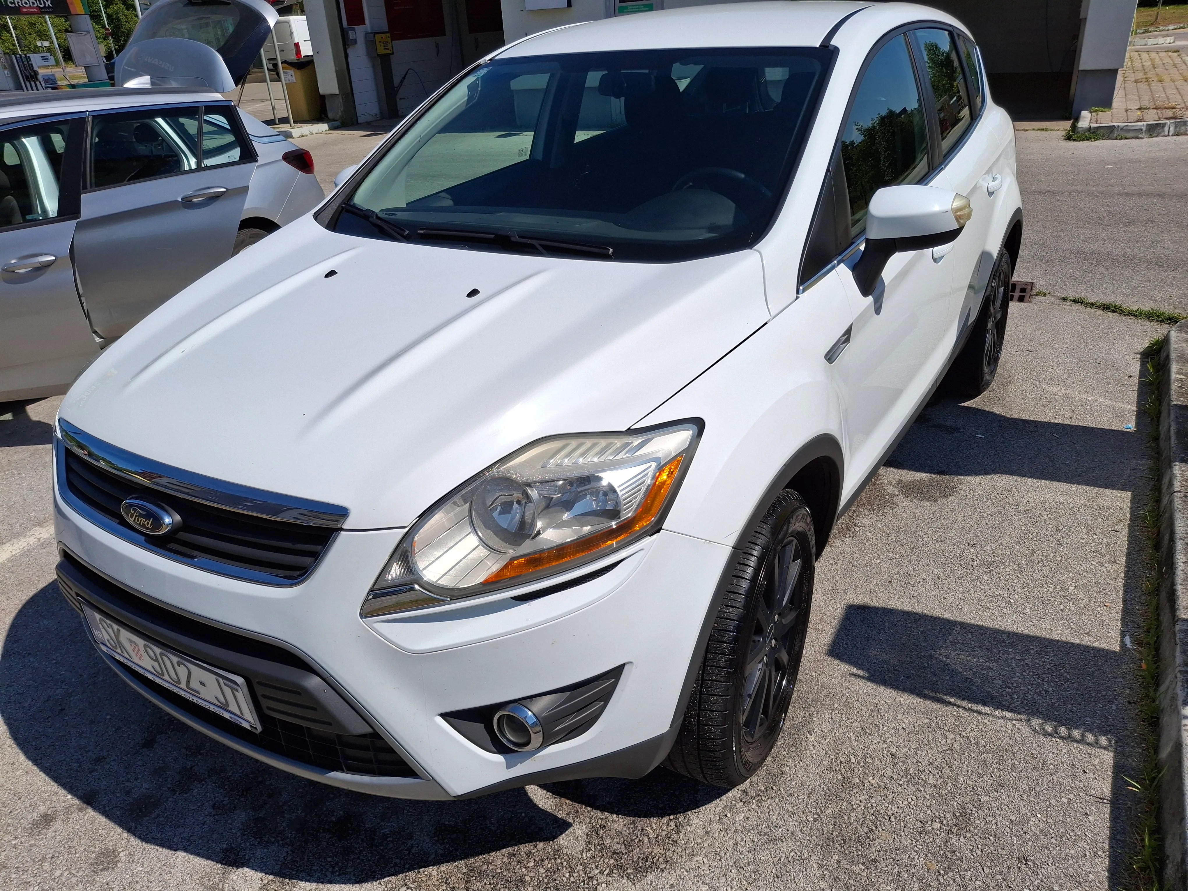 Ford Kuga 2012 kupljen nov u RH - cover
