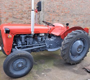 Traktor IMT 533 - cover