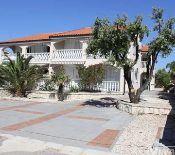 Južna strana etažni apartman 87,95 m2 170 met.do mora - Vir, Vir