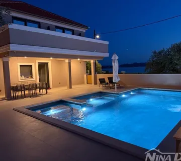 Prvi red Diklo villa - Diklo, Zadar