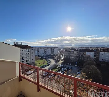 Trosoban stan Bili brig sa liftom 78 m2 -mogućnost kupnje i garaže - Bili Brig, Nova Kapela