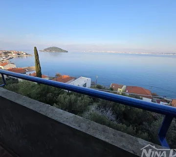 Kali kuća sa tri odvojena stana i panoramskim pogledom - Kali, Kali