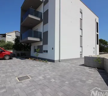 Južna strana otoka Vira, apartman na 2 katu (voda i kanalizacija) - Vir, Vir