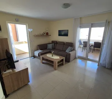 Apartman 1 kat, južna strana 50 met.do mora s pogledom na more - Vir, Vir