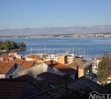 Preko otok Ugljan apartmanska kuća sa pet stambenih jedinica započeta gradnja - Preko, Preko