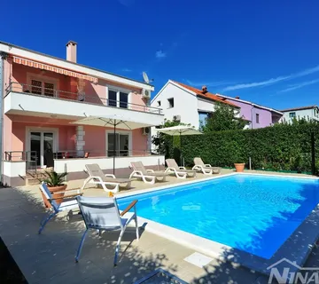 Mediteranska kuća s bazenom i dva stana u Zadru "Idealna investicija!" - Zadar
