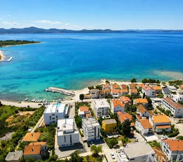 Hrvatska-Dalmacija–Zadar| Moderan stan s krovnom terasom 50 m od mora - Diklo, Zadar