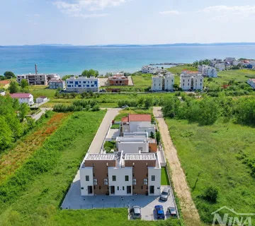 PRIVLAKA-DALMACIJA-200 metara OD MORA - Privlaka, Privlaka