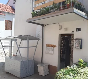Kali kuća u centru mjesta - Kali, Kali