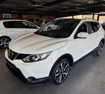 Nissan Qashqai 1,5 dCi NAVI • KAMERA • PANORAMA • ALU19" • AUTOKREDIT - cover