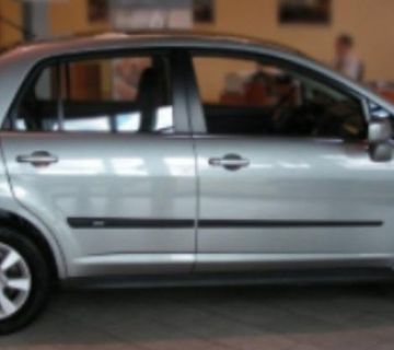 Nissan Tiida 2004 - bočne letvice - cover