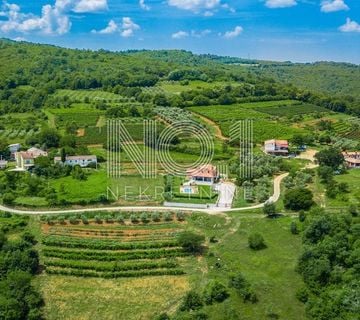 Karojba - predivno građevinsko zemljište s pogledom na Motovun  - cover