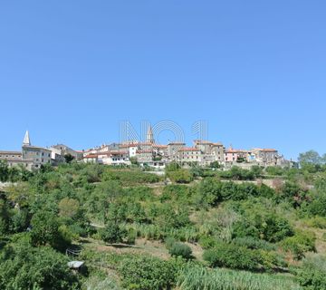 Buje - građevinsko zemljište s pogledom na more, SNIŽENO - cover